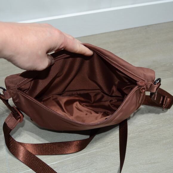 Lululemon Mauve Crossbody Bag Purse - Picture 5 of 14